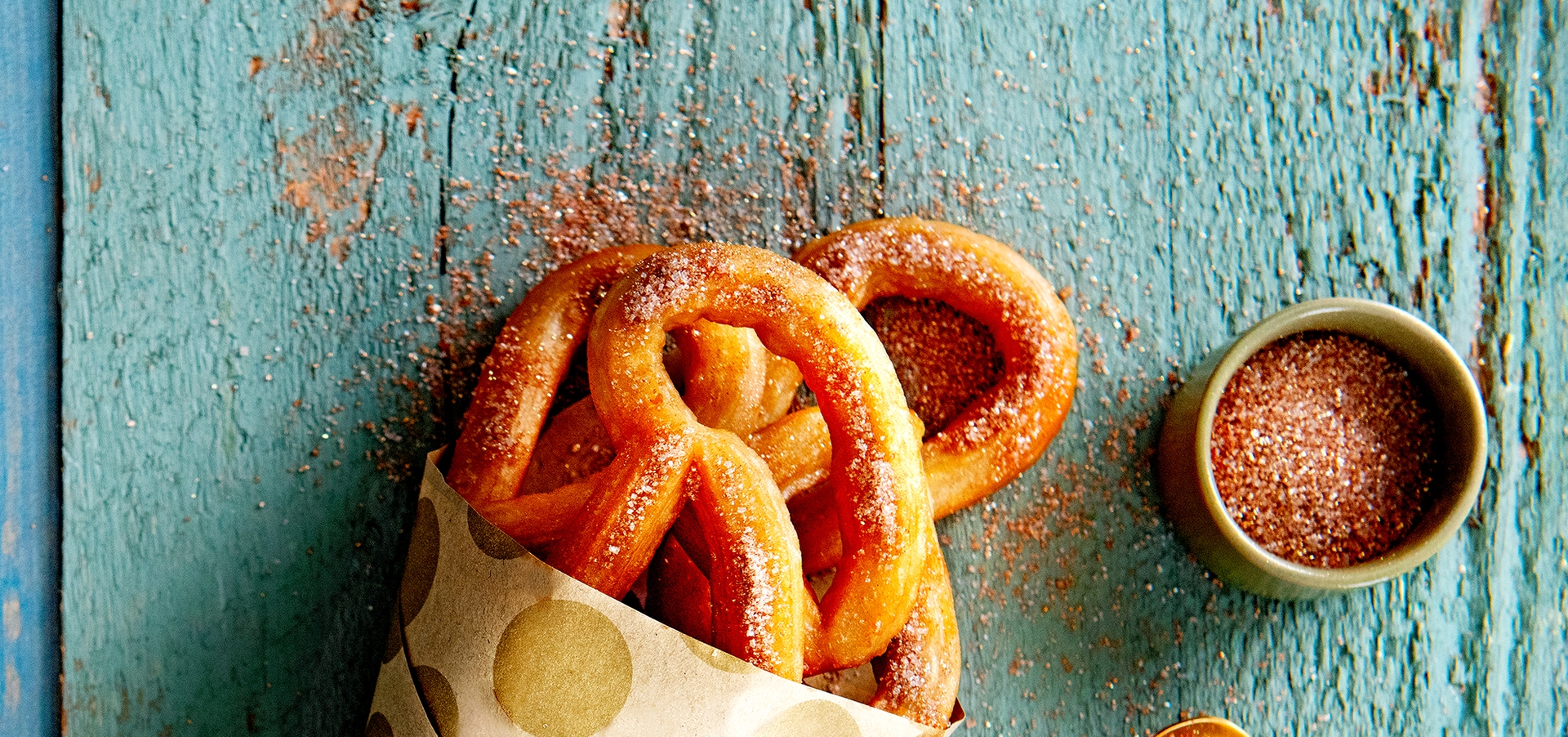 svjetlucavi_zlatni_churros