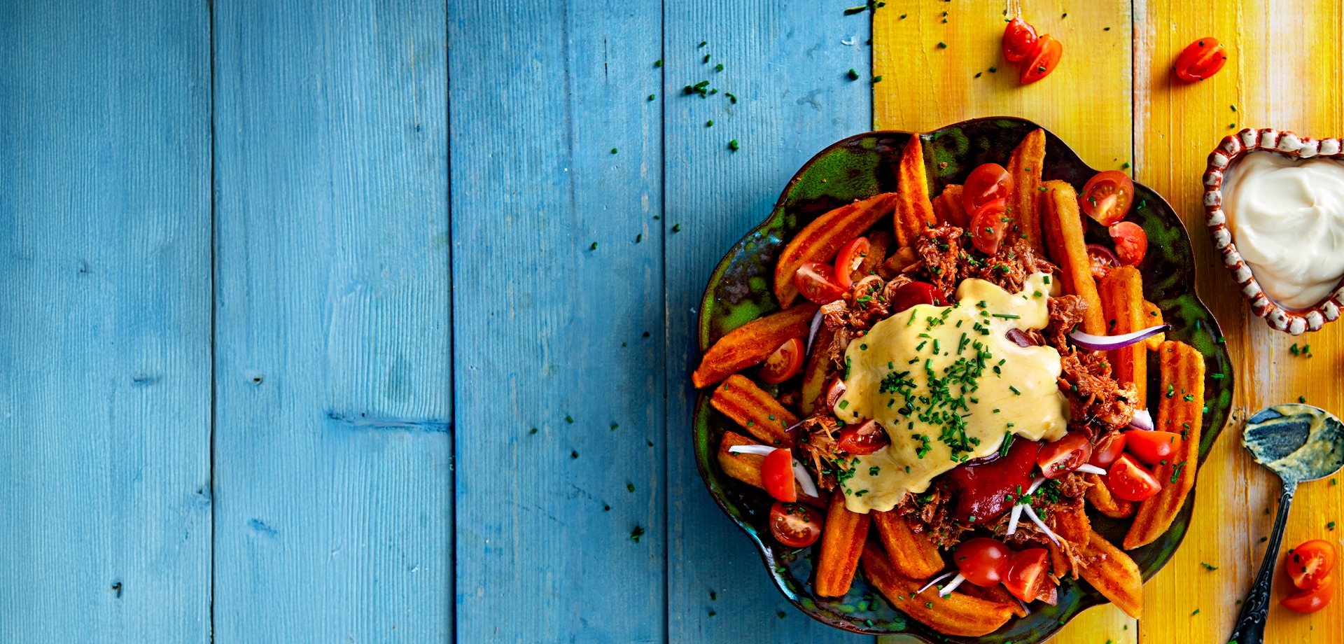 bbq_pulled_chicken_loaded_fries