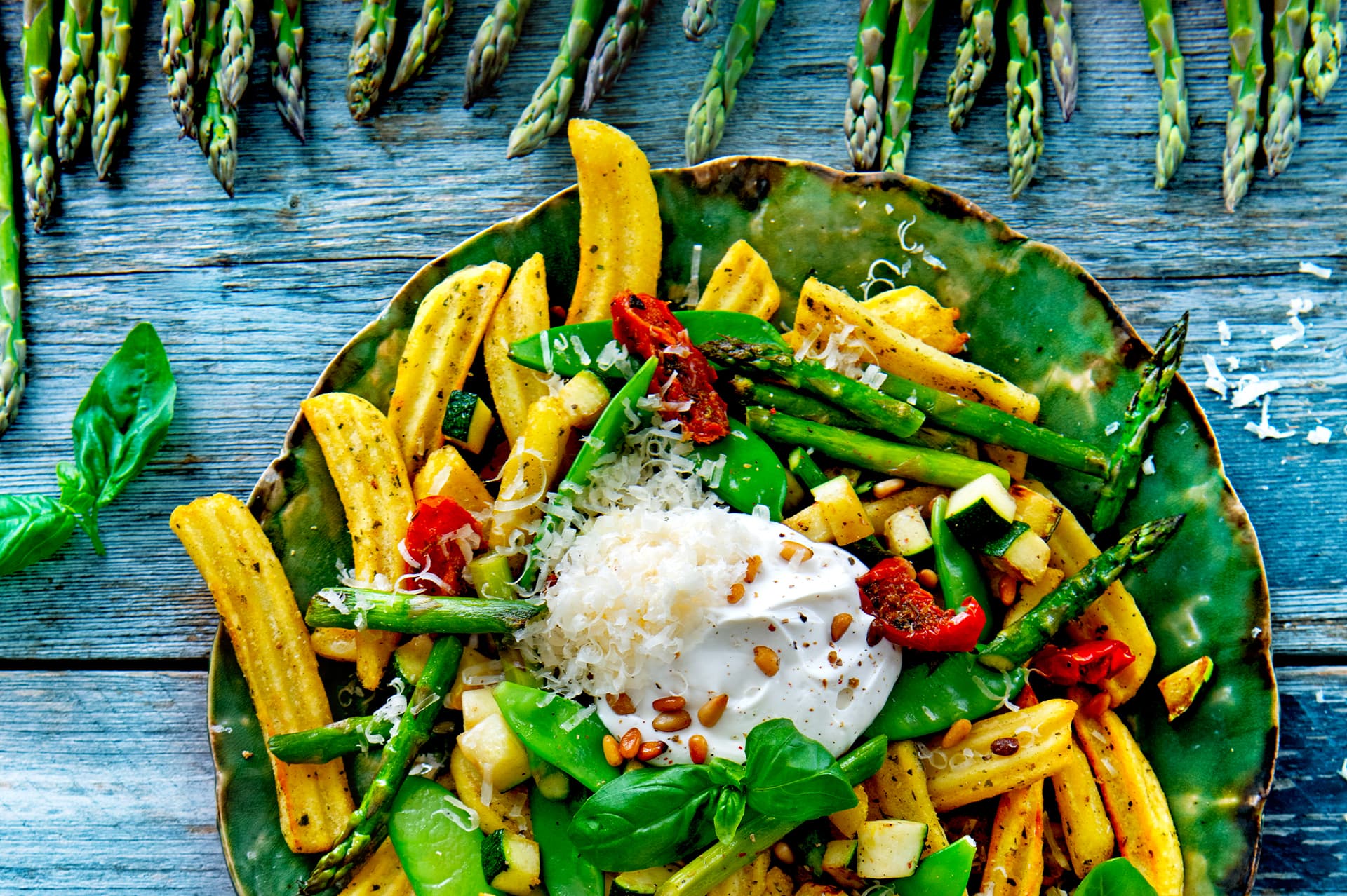 loaded_fries_sa_zelenim_povrcem_i_ricottom