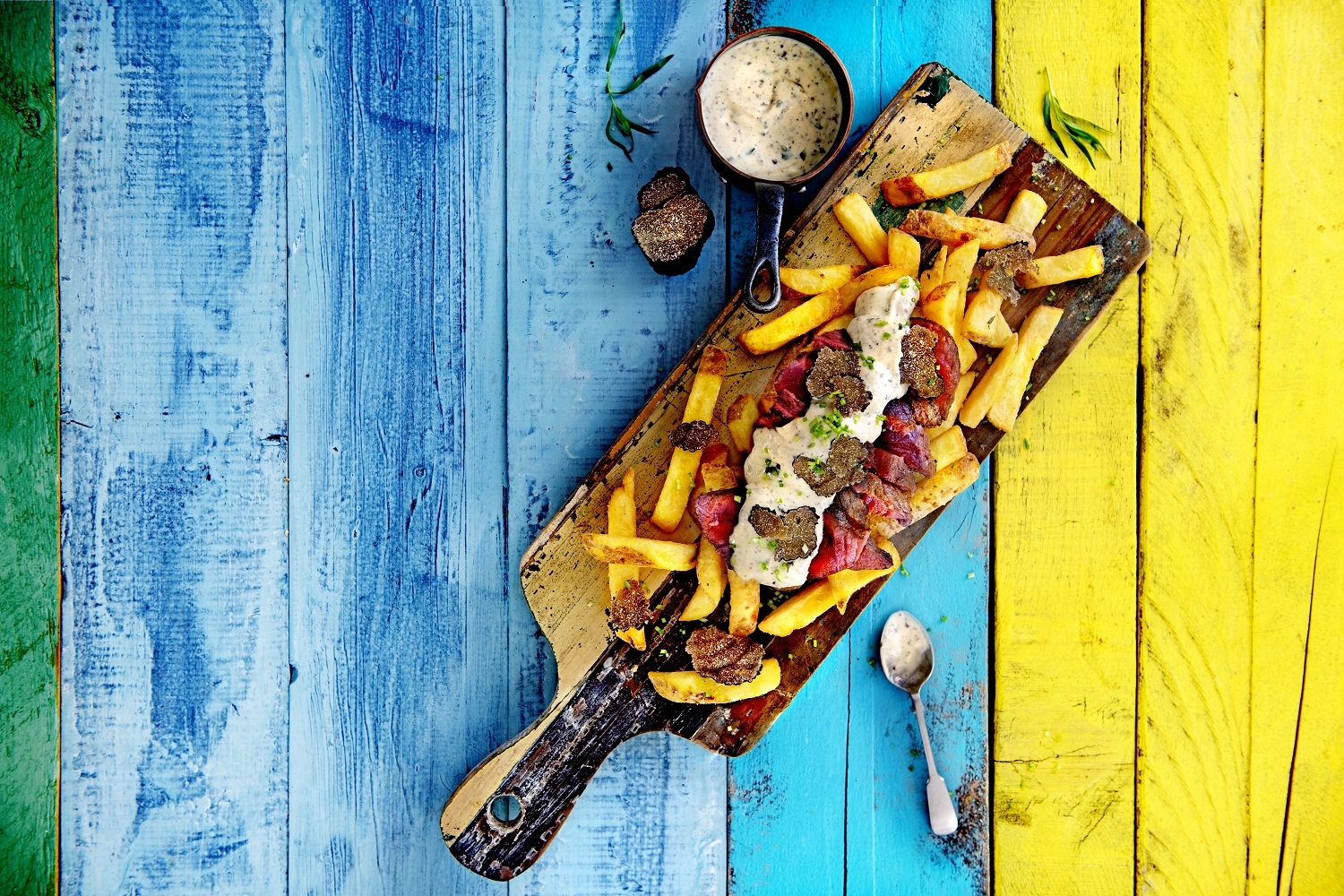 pomfrit_nadjeven_biftekom_i_bearnaise_umakom_s_tartufom loaded fries Aviko ugostiteljstvo recepti