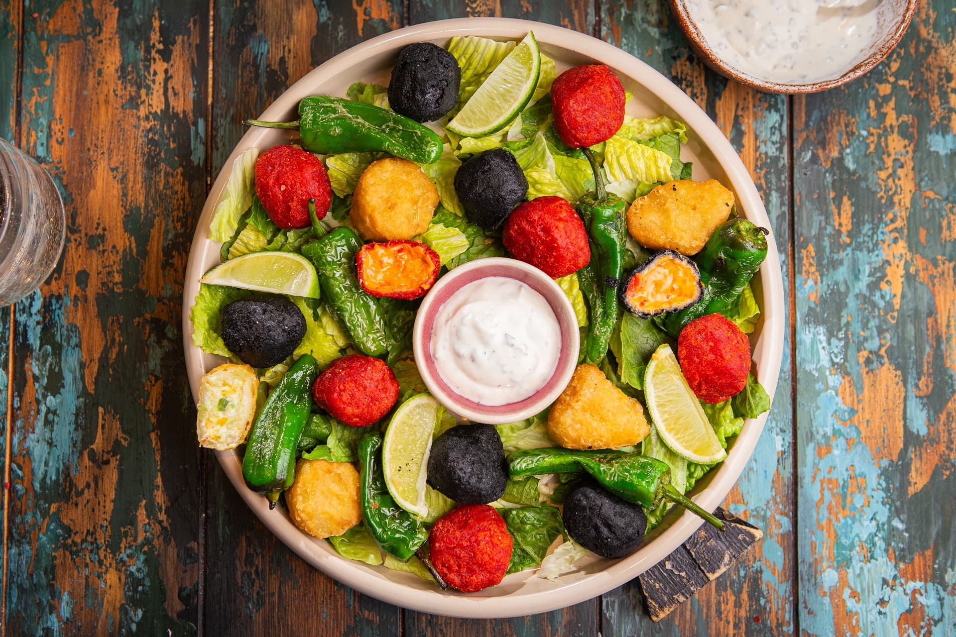 pikantna_cheesy_nuggets_plata_s_umakom_od_jogurta | Recepti s Aviko proizvodima za ugostiteljstvo