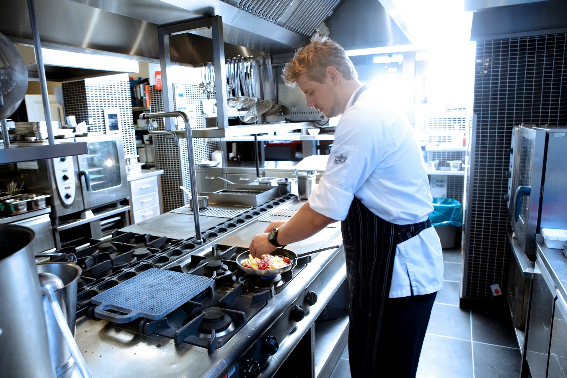 sto-restoran-cini-profitabilnim-uvidi-iz-svijeta-luksuza-i-fast-fooda