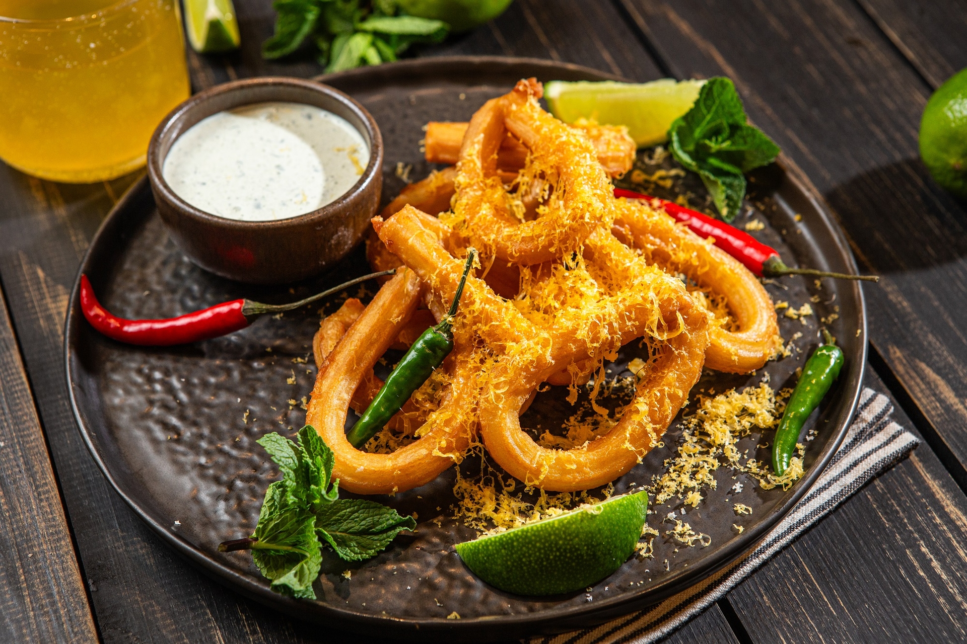 churros_loop_s_chilli_cheese_premazom_limeta_dipom