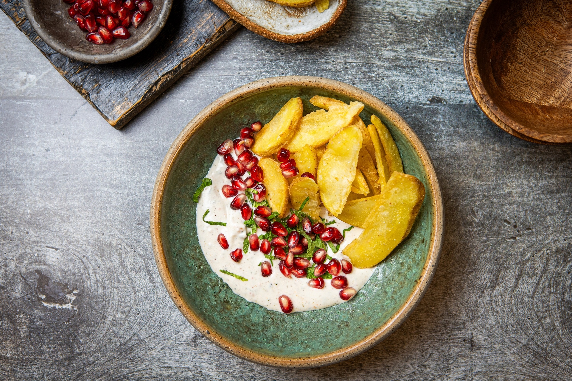 labneh_sa_zaatarom_i_limunom_uz_extra_thin_wedges - Recepti Aviko Foodservice