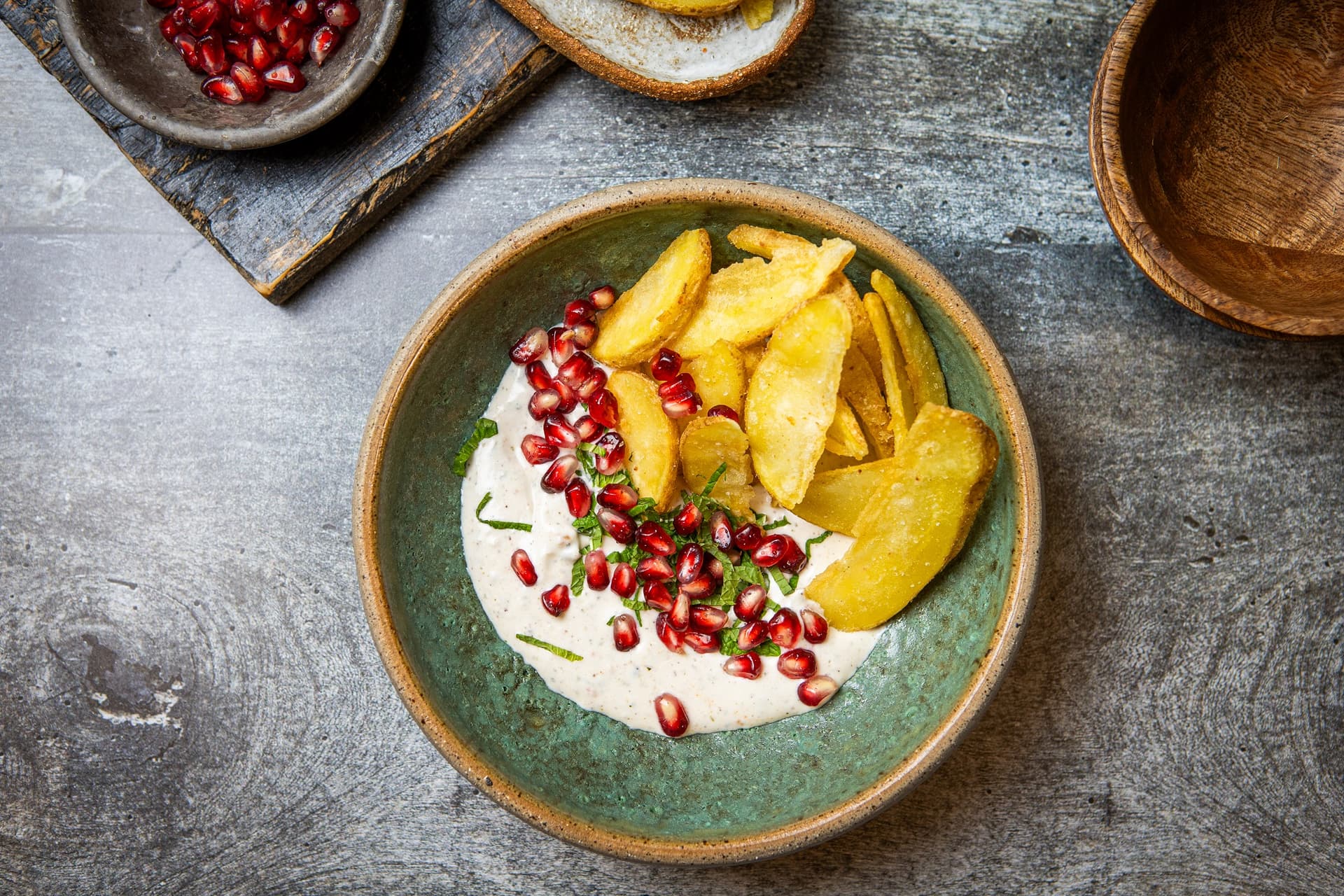 labneh_sa_zaatarom_i_limunom_uz_extra_thin_wedges - Recepti Aviko Foodservice